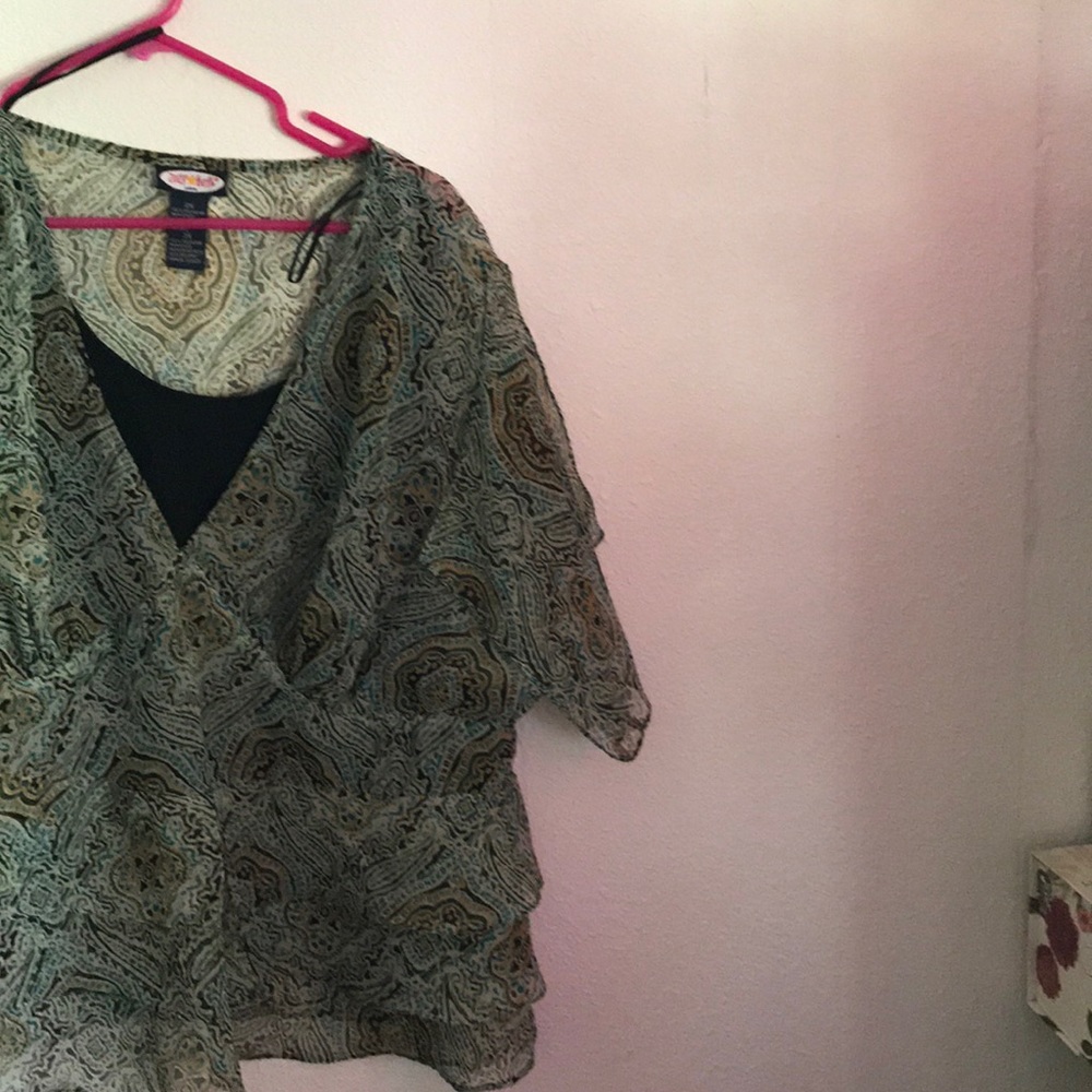 Zoe Beth Ruffle Top- flutter sleeve - Picture 3 of 4
